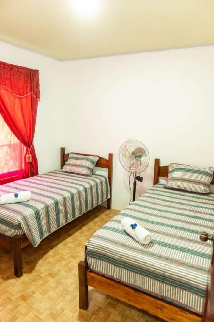 Residencia Las Brisas Griegas Quepos Buitenkant foto