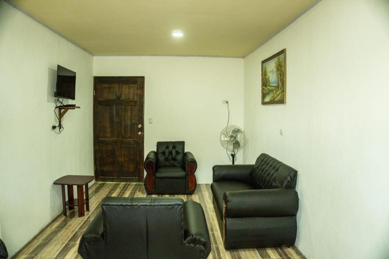 Residencia Las Brisas Griegas Quepos Buitenkant foto