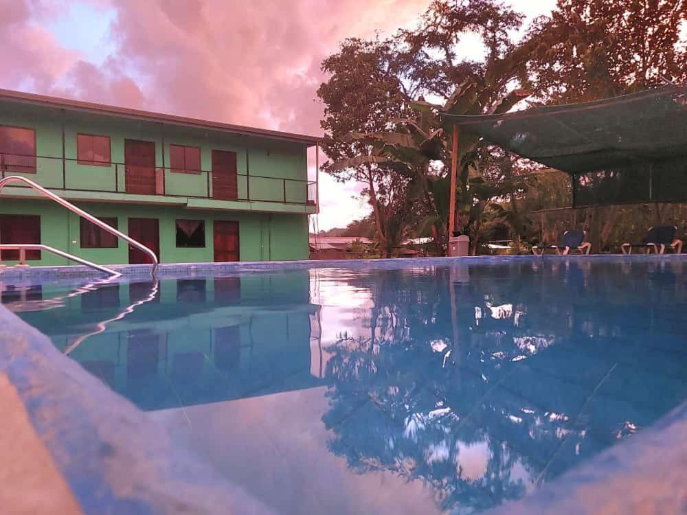 Residencia Las Brisas Griegas Quepos Buitenkant foto